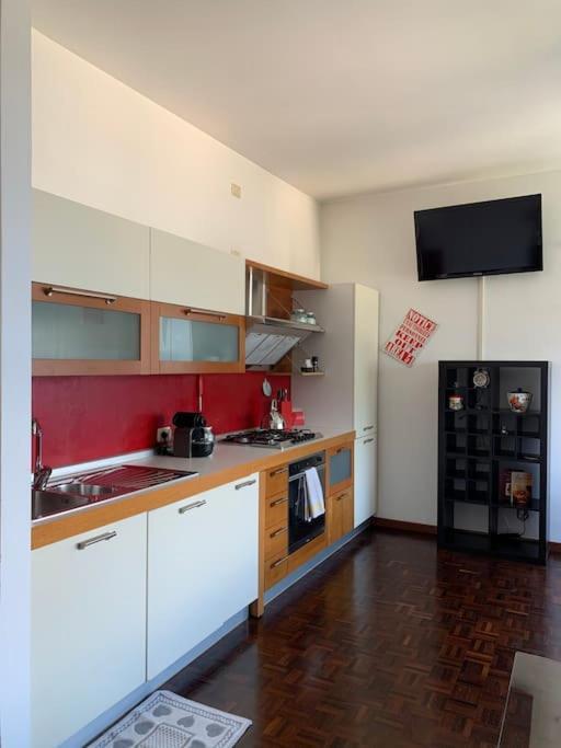 Look Giovane Per Una Casa Vista Lago コモ エクステリア 写真