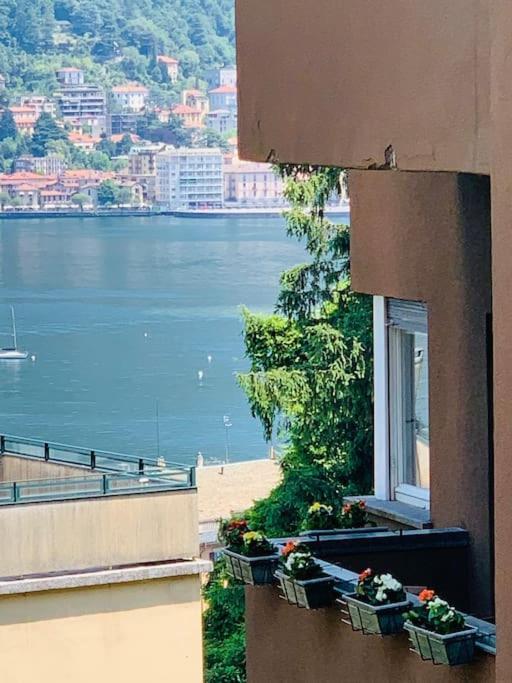 Look Giovane Per Una Casa Vista Lago コモ エクステリア 写真