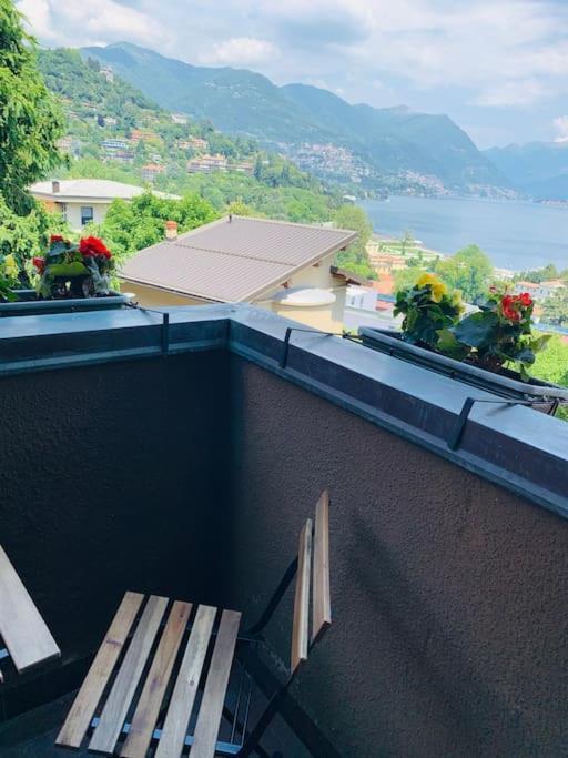Look Giovane Per Una Casa Vista Lago コモ エクステリア 写真